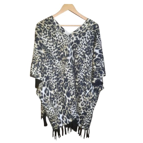 Chico's Womens Black Animal Print Reversable Ruana Size S/M NWT - Picture 2 of 6